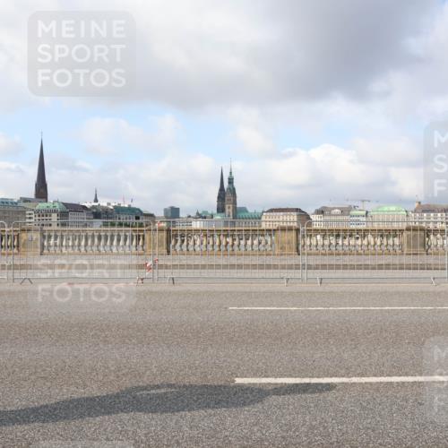 29.06.2025 - hella hamburg halbmarathon Lena Gebhardt http://msf.ph/oto/8403345 29.06.2025 08:54:04 Lombardsbrücke  meine-sportfotos.de