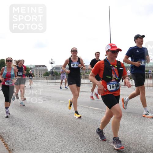 29.06.2025 - hella hamburg halbmarathon Lena Gebhardt http://msf.ph/oto/8403386 29.06.2025 10:24:02 Lombardsbrücke 1444, 5055, 9217, 4122, 1545, 8149, 1005, 1009, 1304, 1389, 1444, 1545, 2125, 2489, 3013, 3185, 3285, 3579, 4122, 4597, 4646, 4684, 4719, 4990, 4993, 5039, 5055, 5160, 5258, 5260, 5358, 5406, 5661, 5954, 6524, 6526, 6747, 7013, 7426, 7528, 7920, 8031, 8141, 8149, 8167, 8181, 8187, 8297, 8502, 8676, 8717, 9063, 9217, 9603, 9715, 10649, 11044, 11300, 11306, 11347, 11415, 11454, 11793, 12210, 13149, 13711, 14521, 15739, 15853, 16251, 17199 meine-sportfotos.de