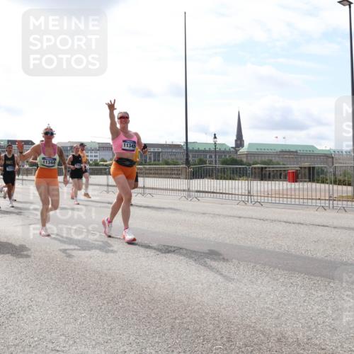29.06.2025 - hella hamburg halbmarathon Lena Gebhardt http://msf.ph/oto/8403415 29.06.2025 10:16:25 Lombardsbrücke 10139, 1780, 11344, 1599, 727, 1212, 11345, 1156, 1212, 1244, 1308, 1599, 1651, 1825, 2071, 2076, 2165, 2347, 2436, 2803, 2835, 2912, 3030, 3134, 3156, 3176, 3484, 3648, 3687, 4478, 4583, 4637, 4828, 5036, 5037, 5046, 5294, 5423, 6024, 6488, 7158, 7358, 7753, 7897, 8169, 8274, 8295, 8317, 8554, 8597, 8645, 8707, 8847, 8857, 9601, 9628, 9664, 9676, 9784, 9802, 9810, 9881, 10076, 10107, 10139, 10141, 10183, 10232, 10292, 10844, 10990, 11113, 11344, 11345, 11818 meine-sportfotos.de