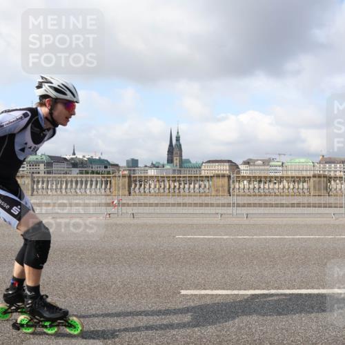 29.06.2025 - hella hamburg halbmarathon Lena Gebhardt http://msf.ph/oto/8403447 29.06.2025 08:54:04 Lombardsbrücke  meine-sportfotos.de