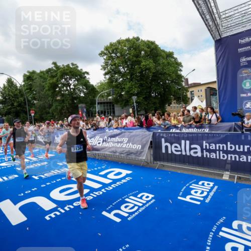 29.06.2025 - hella hamburg halbmarathon Zöllner http://msf.ph/oto/8403533 29.06.2025 10:39:05 Ziel 1164, 1803, 2262, 3136, 4359, 6682, 6686, 6687, 11447, 11619, 15561, 15873, 16820, 18734, 19151 meine-sportfotos.de