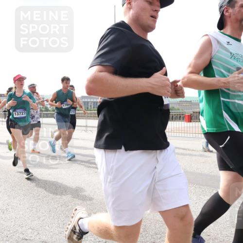 29.06.2025 - hella hamburg halbmarathon Lena Gebhardt http://msf.ph/oto/8403731 29.06.2025 10:16:27 Lombardsbrücke 17422, 17854, 6024, 178, 13727, 212, 777, 1, 2, 1156, 1212, 1244, 1308, 1599, 1651, 1825, 2071, 2165, 2347, 2436, 2803, 2835, 2912, 3030, 3134, 3156, 3176, 3484, 3648, 3687, 4478, 4583, 4637, 4828, 5036, 5037, 5046, 5294, 5423, 6024, 6488, 7158, 7358, 7753, 8169, 8274, 8295, 8317, 8554, 8597, 8645, 8707, 8847, 8857, 9332, 9601, 9628, 9664, 9676, 9784, 9802, 9810, 9881, 10076, 10107, 10139, 10141, 10183, 10232, 10292, 10844, 10990, 11344, 11345 meine-sportfotos.de