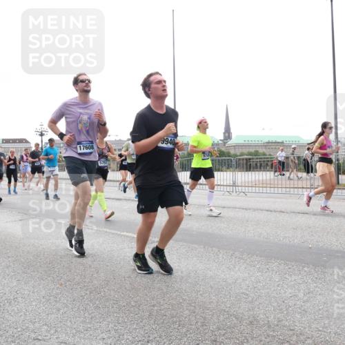 29.06.2025 - hella hamburg halbmarathon Lena Gebhardt http://msf.ph/oto/8403818 29.06.2025 10:50:13 Lombardsbrücke 18086, 2212, 1330, 7721, 7722, 17608, 5751, 9940, 1259, 1487, 1511, 1828, 2047, 2212, 2997, 3203, 3680, 3701, 3710, 3805, 3897, 4090, 4168, 4870, 4961, 5076, 5119, 5749, 5751, 5997, 6680, 6830, 7366, 7505, 7677, 7721, 7722, 7755, 8065, 8254, 8299, 9015, 9605, 9940, 10060, 10286, 10403, 10617, 10683, 10744, 11030, 11426, 11696, 11716, 11760, 12079, 12124, 13127, 13128, 13309, 13381, 13744, 13846, 13887, 14102, 14144, 14505, 14545, 14591, 14692, 14940, 15230, 15626 meine-sportfotos.de