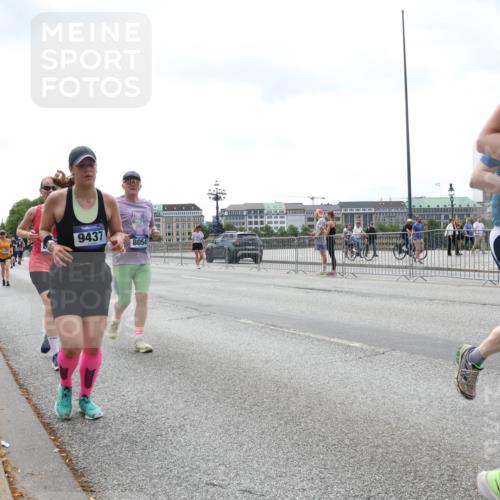 29.06.2025 - hella hamburg halbmarathon Lena Gebhardt http://msf.ph/oto/8403945 29.06.2025 10:41:01 Lombardsbrücke 9437, 8054, 1, 1075, 1317, 1323, 1731, 2042, 2173, 2206, 2229, 2299, 2805, 2858, 3121, 3306, 3432, 3694, 4044, 4234, 4411, 4412, 4530, 4612, 4638, 4774, 4775, 4906, 4972, 5086, 5225, 5549, 5753, 6088, 6098, 6163, 6280, 6289, 6474, 6842, 7293, 7661, 7821, 7829, 7956, 8053, 8054, 8293, 8378, 8385, 8429, 8430, 8751, 8769, 8878, 8992, 9009, 9237, 9962, 10269, 10407, 10644, 10835, 11053 meine-sportfotos.de