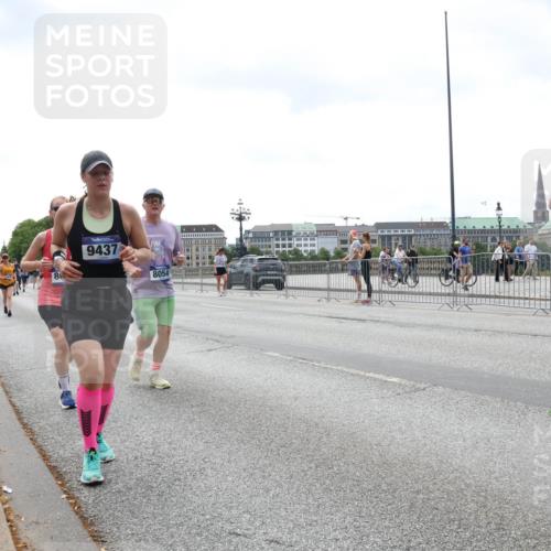 29.06.2025 - hella hamburg halbmarathon Lena Gebhardt http://msf.ph/oto/8403974 29.06.2025 10:41:01 Lombardsbrücke 8, 9437, 8054, 415, 1075, 1317, 1323, 1731, 2042, 2173, 2206, 2229, 2299, 2805, 2858, 3121, 3306, 3432, 3694, 4044, 4234, 4411, 4412, 4530, 4612, 4638, 4774, 4775, 4906, 4972, 5086, 5225, 5549, 5753, 6088, 6098, 6163, 6280, 6289, 6474, 6842, 7293, 7661, 7821, 7829, 7956, 8053, 8054, 8293, 8378, 8385, 8429, 8430, 8751, 8769, 8878, 8992, 9009, 9237, 9962, 10269, 10407, 10644, 10835, 11053 meine-sportfotos.de