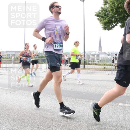 29.06.2025 - hella hamburg halbmarathon Lena Gebhardt http://msf.ph/oto/8404025 29.06.2025 10:50:14 Lombardsbrücke 7722, 5751, 1312, 17608, 1259, 1487, 1511, 1828, 2047, 2212, 3203, 3680, 3701, 3710, 3805, 3897, 4090, 4168, 4870, 4961, 5119, 5749, 5751, 5997, 6680, 6830, 7366, 7505, 7677, 7721, 7722, 7755, 8065, 8254, 8299, 9015, 9605, 9940, 10060, 10286, 10403, 10617, 10683, 10744, 11030, 11426, 11696, 11716, 11760, 12079, 12124, 13127, 13128, 13309, 13381, 13744, 13846, 13887, 14102, 14144, 14505, 14545, 14591, 14692, 14940, 15230, 15626 meine-sportfotos.de