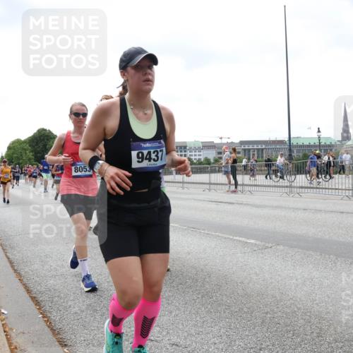 29.06.2025 - hella hamburg halbmarathon Lena Gebhardt http://msf.ph/oto/8404103 29.06.2025 10:41:02 Lombardsbrücke 8053, 9437, 1075, 1317, 1323, 1731, 2042, 2173, 2206, 2229, 2299, 2805, 2858, 3121, 3306, 3432, 3532, 3533, 3694, 4044, 4234, 4411, 4412, 4530, 4612, 4638, 4774, 4775, 4972, 5086, 5225, 5549, 5688, 5689, 5753, 6088, 6098, 6163, 6289, 6474, 6842, 7293, 7661, 7821, 7829, 7956, 8053, 8054, 8293, 8378, 8385, 8429, 8430, 8751, 8769, 8878, 8992, 9009, 9237, 9962, 10269, 10407, 10644, 10835, 11053 meine-sportfotos.de