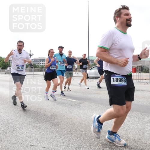 29.06.2025 - hella hamburg halbmarathon Lena Gebhardt http://msf.ph/oto/8404124 29.06.2025 10:24:07 Lombardsbrücke 8141, 8717, 11415, 5358, 11044, 18998, 1005, 1009, 1389, 1444, 1545, 2125, 2132, 2477, 2489, 3013, 3185, 3285, 3579, 4122, 4162, 4597, 4646, 4684, 4719, 4990, 4993, 5039, 5055, 5258, 5260, 5358, 5661, 5954, 6478, 6524, 6526, 6747, 7013, 7426, 7528, 7920, 7975, 8031, 8141, 8149, 8167, 8181, 8187, 8297, 8502, 8676, 8717, 9063, 9217, 9603, 9715, 10649, 11044, 11306, 11347, 11415, 11454, 11793, 12210, 13149, 13711, 14521, 15739, 15853 meine-sportfotos.de