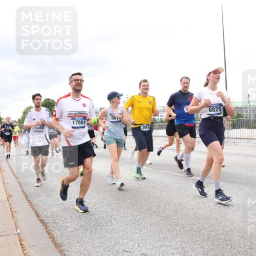 29.06.2025 - hella hamburg halbmarathon Lena Gebhardt http://msf.ph/oto/8404167 29.06.2025 10:58:28 Lombardsbrücke 807, 17881, 2043, 6825, 14533, 1001, 1326, 1365, 1380, 1388, 1514, 1646, 1845, 2043, 2169, 2273, 2275, 2449, 2649, 3416, 3540, 3868, 3936, 4043, 4117, 4225, 4294, 4429, 5104, 5159, 5655, 5676, 5732, 5782, 5988, 6010, 6554, 6825, 6927, 7095, 7096, 7262, 7617, 7664, 7783, 7870, 7933, 7967, 7977, 7990, 8076, 8439, 8440, 8441, 8442, 8512, 8592, 8701, 8752, 8888, 9123, 9180, 9225, 9239, 9319, 9481, 9563, 9636, 9832, 9889, 9960, 9982, 10498 meine-sportfotos.de
