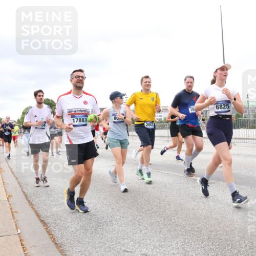 29.06.2025 - hella hamburg halbmarathon Lena Gebhardt http://msf.ph/oto/8404194 29.06.2025 10:58:28 Lombardsbrücke 04, 10473, 17881, 8, 2043, 10, 6825, 14533, 1001, 1326, 1365, 1380, 1388, 1514, 1646, 1845, 2043, 2169, 2273, 2275, 2449, 2649, 3416, 3540, 3868, 3936, 4043, 4117, 4225, 4294, 4429, 5104, 5159, 5655, 5676, 5732, 5782, 5988, 6010, 6554, 6825, 6927, 7095, 7096, 7262, 7617, 7664, 7783, 7870, 7933, 7967, 7977, 7990, 8076, 8439, 8440, 8441, 8442, 8512, 8592, 8701, 8752, 8888, 9123, 9180, 9225, 9239, 9319, 9481, 9563, 9636, 9832, 9889, 9960, 9982, 10498 meine-sportfotos.de