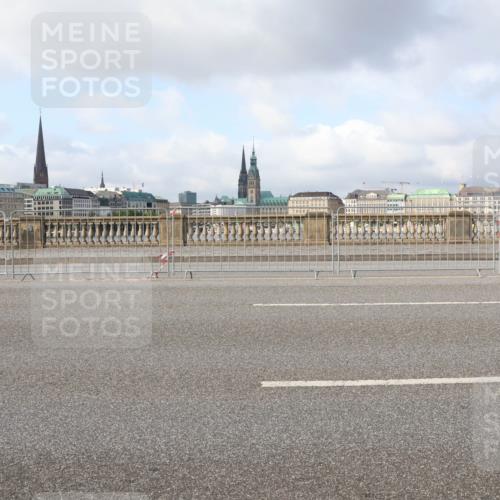 29.06.2025 - hella hamburg halbmarathon Lena Gebhardt http://msf.ph/oto/8404235 29.06.2025 08:54:11 Lombardsbrücke  meine-sportfotos.de
