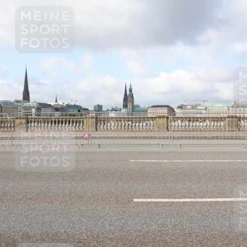29.06.2025 - hella hamburg halbmarathon Lena Gebhardt http://msf.ph/oto/8404281 29.06.2025 08:54:14 Lombardsbrücke  meine-sportfotos.de