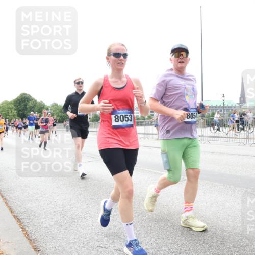29.06.2025 - hella hamburg halbmarathon Lena Gebhardt http://msf.ph/oto/8404302 29.06.2025 10:41:03 Lombardsbrücke 4234, 8053, 8054, 1075, 1317, 1323, 1731, 2042, 2173, 2206, 2229, 2299, 2805, 2858, 3121, 3306, 3432, 3532, 3533, 3694, 4044, 4234, 4411, 4412, 4530, 4612, 4638, 4774, 4775, 4972, 5086, 5225, 5549, 5688, 5689, 5753, 5928, 6088, 6098, 6163, 6289, 6474, 6842, 7293, 7661, 7821, 7829, 7956, 8053, 8054, 8293, 8385, 8429, 8430, 8751, 8769, 8878, 8992, 9009, 9237, 9962, 10269, 10407, 10644, 10835, 11053 meine-sportfotos.de