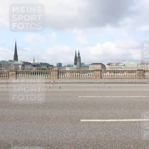 29.06.2025 - hella hamburg halbmarathon Lena Gebhardt http://msf.ph/oto/8404321 29.06.2025 08:54:14 Lombardsbrücke  meine-sportfotos.de