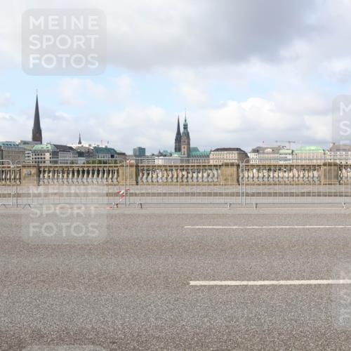 29.06.2025 - hella hamburg halbmarathon Lena Gebhardt http://msf.ph/oto/8404361 29.06.2025 08:54:14 Lombardsbrücke  meine-sportfotos.de