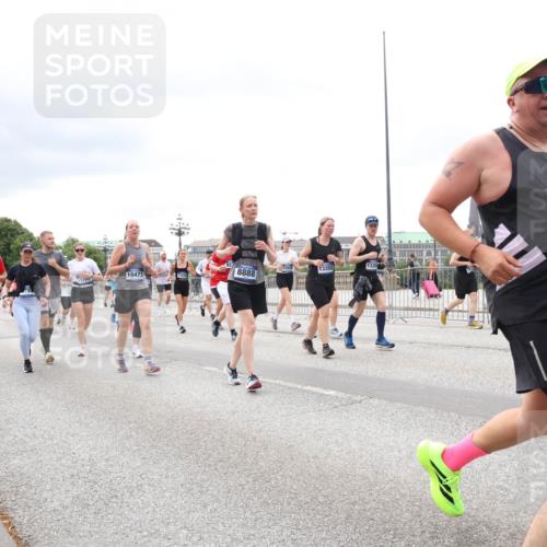 29.06.2025 - hella hamburg halbmarathon Lena Gebhardt http://msf.ph/oto/8404396 29.06.2025 10:58:30 Lombardsbrücke 10473, 17228, 8888, 13355, 1335, 59, 7664, 16048, 1001, 1326, 1365, 1380, 1514, 1646, 1845, 2043, 2169, 2273, 2275, 2449, 2649, 3416, 3540, 3565, 3868, 4042, 4043, 4117, 4225, 4294, 5104, 5159, 5655, 5676, 5732, 5782, 5988, 6010, 6554, 6588, 6633, 6702, 6825, 6927, 7095, 7096, 7262, 7617, 7664, 7783, 7870, 7933, 7967, 7977, 7990, 8076, 8439, 8440, 8441, 8442, 8512, 8592, 8701, 8752, 8888, 9123, 9180, 9225, 9239, 9319, 9481, 9563, 9636, 9832, 9889, 9960, 9982, 10498 meine-sportfotos.de