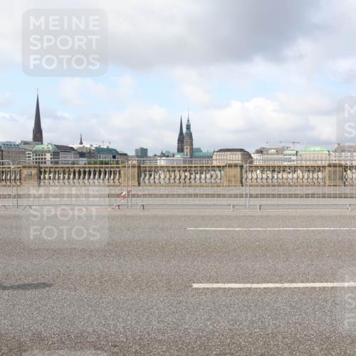 29.06.2025 - hella hamburg halbmarathon Lena Gebhardt http://msf.ph/oto/8404438 29.06.2025 08:54:14 Lombardsbrücke  meine-sportfotos.de