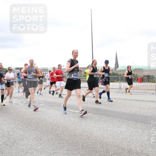 29.06.2025 - hella hamburg halbmarathon Lena Gebhardt http://msf.ph/oto/8404445 29.06.2025 10:58:31 Lombardsbrücke 10473, 8888, 13356, 7664, 1001, 1326, 1365, 1380, 1514, 1646, 1845, 2043, 2169, 2273, 2275, 2449, 2649, 3416, 3540, 3565, 3868, 4042, 4043, 4117, 4225, 4294, 5104, 5159, 5655, 5732, 5782, 5988, 6010, 6554, 6588, 6633, 6702, 6825, 6927, 7095, 7096, 7262, 7443, 7617, 7664, 7783, 7870, 7933, 7967, 7977, 7990, 8076, 8439, 8440, 8441, 8442, 8512, 8592, 8701, 8752, 8888, 9123, 9221, 9225, 9239, 9319, 9481, 9563, 9636, 9832, 9889, 9960, 9982, 10498 meine-sportfotos.de