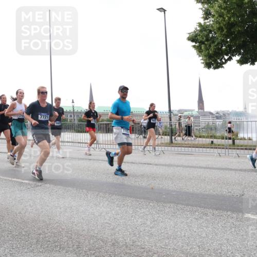 29.06.2025 - hella hamburg halbmarathon Lena Gebhardt http://msf.ph/oto/8404468 29.06.2025 10:50:16 Lombardsbrücke 370, 13309, 7721, 1259, 1487, 1511, 1828, 2047, 2212, 3203, 3680, 3701, 3710, 3805, 3897, 4090, 4168, 4870, 4961, 5119, 5131, 5749, 5751, 5997, 6680, 6830, 7505, 7677, 7721, 7722, 7755, 8065, 8254, 8299, 9015, 9605, 9940, 10060, 10286, 10617, 10683, 10744, 11030, 11426, 11696, 11716, 11760, 12079, 12124, 13127, 13128, 13309, 13381, 13744, 13846, 13887, 14102, 14144, 14505, 14545, 14591, 14692, 14940, 15230, 15626 meine-sportfotos.de