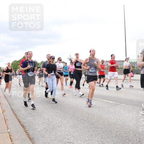29.06.2025 - hella hamburg halbmarathon Lena Gebhardt http://msf.ph/oto/8404534 29.06.2025 10:58:31 Lombardsbrücke 10473, 8888, 1001, 1326, 1365, 1380, 1514, 1646, 1845, 2043, 2169, 2273, 2275, 2449, 2649, 3416, 3540, 3565, 3868, 4042, 4043, 4117, 4225, 4294, 5104, 5159, 5655, 5732, 5782, 5988, 6010, 6554, 6588, 6633, 6702, 6825, 6927, 7095, 7096, 7262, 7443, 7617, 7664, 7783, 7870, 7933, 7967, 7977, 7990, 8076, 8439, 8440, 8441, 8442, 8512, 8592, 8701, 8752, 8888, 9123, 9221, 9225, 9239, 9319, 9481, 9563, 9636, 9832, 9889, 9960, 9982, 10498 meine-sportfotos.de