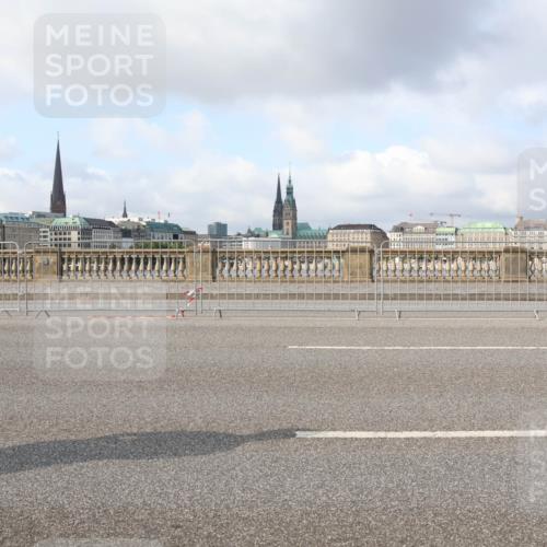 29.06.2025 - hella hamburg halbmarathon Lena Gebhardt http://msf.ph/oto/8404572 29.06.2025 08:54:14 Lombardsbrücke  meine-sportfotos.de