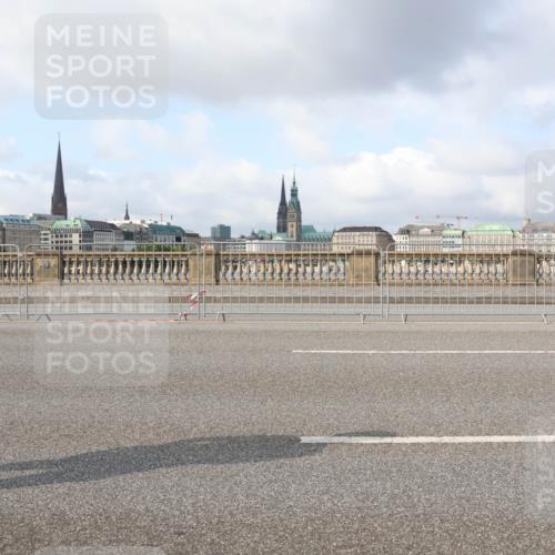 29.06.2025 - hella hamburg halbmarathon Lena Gebhardt http://msf.ph/oto/8404614 29.06.2025 08:54:15 Lombardsbrücke  meine-sportfotos.de