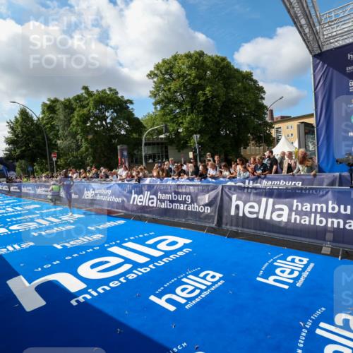 29.06.2025 - hella hamburg halbmarathon Zöllner http://msf.ph/oto/8404663 29.06.2025 10:03:11 Ziel 16, 23 meine-sportfotos.de