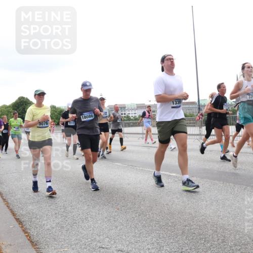 29.06.2025 - hella hamburg halbmarathon Lena Gebhardt http://msf.ph/oto/8404666 29.06.2025 10:50:17 Lombardsbrücke 17256, 14692, 4090, 3076, 2212, 18086, 13309, 3701, 1259, 1487, 1511, 1828, 2047, 2212, 3203, 3680, 3701, 3710, 3805, 3897, 4090, 4168, 4870, 4961, 5119, 5131, 5749, 5751, 5997, 6680, 6830, 7505, 7677, 7721, 7722, 7755, 8254, 8299, 8834, 9015, 9605, 9940, 10060, 10286, 10617, 10683, 10744, 11030, 11426, 11696, 11716, 11760, 12079, 12124, 13127, 13128, 13309, 13381, 13744, 13846, 13887, 14102, 14144, 14505, 14545, 14591, 14940, 15230, 15626 meine-sportfotos.de