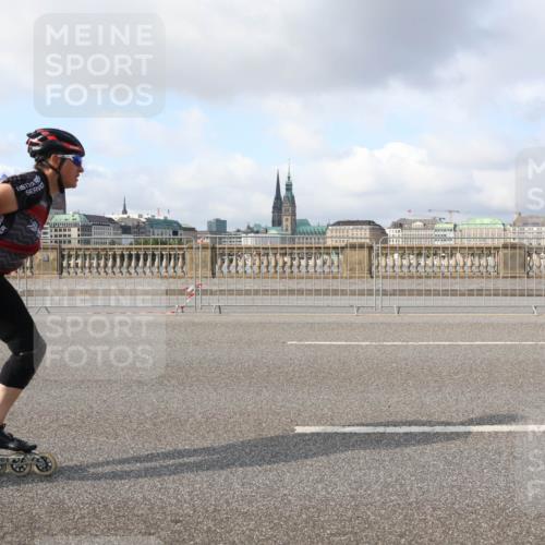 29.06.2025 - hella hamburg halbmarathon Lena Gebhardt http://msf.ph/oto/8404685 29.06.2025 08:54:15 Lombardsbrücke 214 meine-sportfotos.de