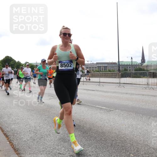29.06.2025 - hella hamburg halbmarathon Lena Gebhardt http://msf.ph/oto/8404687 29.06.2025 10:24:11 Lombardsbrücke 17414, 5260, 8502, 1005, 1009, 1064, 1389, 1444, 1545, 2125, 2132, 2477, 2489, 3013, 3185, 3285, 3579, 3786, 4122, 4162, 4464, 4597, 4684, 4719, 4990, 4993, 5039, 5055, 5258, 5260, 5358, 5661, 5954, 6478, 6524, 6526, 7013, 7426, 7528, 7920, 7975, 8141, 8149, 8167, 8181, 8187, 8297, 8502, 8676, 8717, 9063, 9217, 9603, 11044, 11306, 11347, 11415, 11454, 12210, 13149, 13380, 13573, 13711, 14143, 14521, 15739, 15853 meine-sportfotos.de
