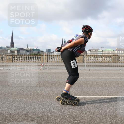 29.06.2025 - hella hamburg halbmarathon Lena Gebhardt http://msf.ph/oto/8404814 29.06.2025 08:54:15 Lombardsbrücke 214 meine-sportfotos.de