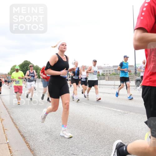 29.06.2025 - hella hamburg halbmarathon Lena Gebhardt http://msf.ph/oto/8404853 29.06.2025 10:58:34 Lombardsbrücke 10498, 3868, 14935, 19183, 12310, 5159, 1001, 1326, 1365, 1380, 1514, 1646, 1845, 2043, 2169, 2273, 2275, 2449, 2649, 2929, 3416, 3540, 3565, 3868, 4042, 4043, 4117, 4225, 4294, 5104, 5159, 5655, 5732, 5782, 5988, 6010, 6330, 6341, 6554, 6588, 6633, 6638, 6702, 6825, 6927, 7095, 7096, 7262, 7443, 7617, 7664, 7783, 7870, 7933, 7957, 7967, 8076, 8439, 8440, 8441, 8442, 8489, 8512, 8592, 8701, 8752, 8888, 9123, 9221, 9225, 9239, 9563, 9636, 9889, 9960, 9982, 10498 meine-sportfotos.de