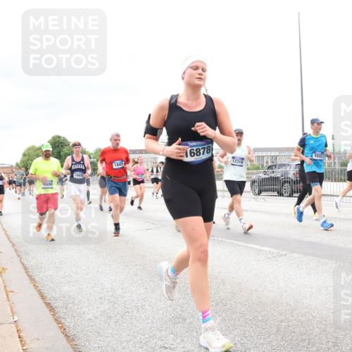 29.06.2025 - hella hamburg halbmarathon Lena Gebhardt http://msf.ph/oto/8404907 29.06.2025 10:58:34 Lombardsbrücke 10498, 1845, 14935, 16878, 12310, 5655, 354, 1001, 1326, 1365, 1380, 1514, 1646, 1845, 2043, 2169, 2273, 2275, 2449, 2649, 2929, 3416, 3540, 3565, 3868, 4042, 4043, 4117, 4225, 4294, 5104, 5159, 5655, 5732, 5782, 5988, 6010, 6330, 6341, 6554, 6588, 6633, 6638, 6702, 6825, 6927, 7095, 7096, 7262, 7443, 7617, 7664, 7783, 7870, 7933, 7957, 7967, 8076, 8439, 8440, 8441, 8442, 8489, 8512, 8592, 8701, 8752, 8888, 9123, 9221, 9225, 9239, 9563, 9636, 9889, 9960, 9982, 10498 meine-sportfotos.de