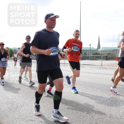 29.06.2025 - hella hamburg halbmarathon Lena Gebhardt http://msf.ph/oto/8404929 29.06.2025 10:16:33 Lombardsbrücke 1548, 6607, 8295, 1117, 1212, 1240, 1244, 1403, 1599, 1825, 2165, 2347, 2803, 2835, 2912, 3030, 3088, 3134, 3156, 3176, 3450, 3484, 3648, 3687, 4478, 4583, 4637, 5036, 5037, 5046, 5294, 6024, 6328, 6488, 6742, 6941, 6948, 7158, 7358, 7753, 8274, 8295, 8317, 8597, 8619, 8645, 8707, 8847, 8857, 9091, 9208, 9332, 9492, 9601, 9628, 9664, 9676, 9802, 9810, 9881, 10076, 10107, 10139, 10141, 10183, 10232, 10292, 10844, 10990, 11344, 11345 meine-sportfotos.de