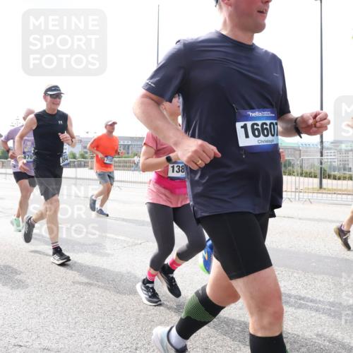 29.06.2025 - hella hamburg halbmarathon Lena Gebhardt http://msf.ph/oto/8405026 29.06.2025 10:16:34 Lombardsbrücke 154, 870, 138, 1660, 348, 1117, 1212, 1240, 1244, 1403, 1599, 1602, 1825, 2347, 2803, 2835, 2912, 3030, 3088, 3134, 3156, 3176, 3450, 3484, 3648, 3687, 4478, 4583, 4637, 5036, 5037, 5046, 5294, 6024, 6328, 6488, 6742, 6941, 6948, 7158, 7358, 7753, 8274, 8295, 8317, 8597, 8619, 8645, 8707, 8847, 8857, 9091, 9208, 9332, 9492, 9601, 9628, 9664, 9676, 9802, 9810, 9881, 10076, 10107, 10139, 10141, 10183, 10232, 10292, 10844, 10990, 11344, 11345 meine-sportfotos.de