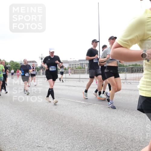 29.06.2025 - hella hamburg halbmarathon Lena Gebhardt http://msf.ph/oto/8405034 29.06.2025 10:50:19 Lombardsbrücke 14692, 7305, 733, 2212, 12079, 11, 5076, 1259, 1487, 1511, 1828, 2047, 2212, 3203, 3680, 3701, 3710, 3805, 3897, 4090, 4168, 4870, 4961, 5119, 5131, 5749, 5751, 5997, 6680, 6830, 7505, 7677, 7721, 7722, 7755, 8254, 8299, 8834, 9015, 9605, 9940, 10060, 10286, 10617, 10683, 10744, 11030, 11426, 11696, 11716, 11760, 12079, 13127, 13128, 13309, 13381, 13744, 13846, 13887, 14102, 14144, 14505, 14545, 14591, 14940, 15017, 15230, 15626 meine-sportfotos.de