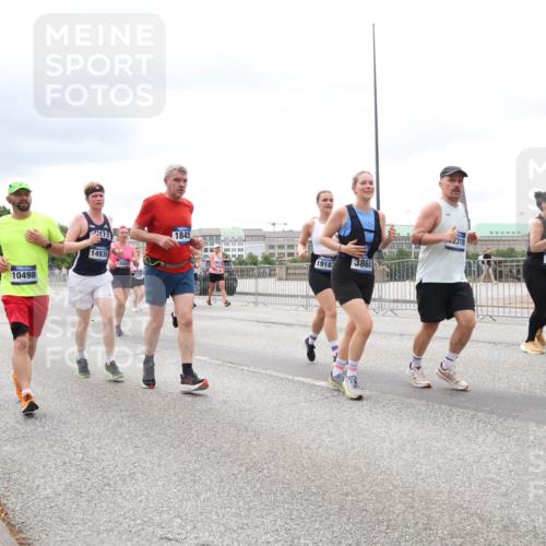 29.06.2025 - hella hamburg halbmarathon Lena Gebhardt http://msf.ph/oto/8405066 29.06.2025 10:58:35 Lombardsbrücke 10498, 14935, 12024, 1845, 19183, 3868, 2310, 5988, 565, 1001, 1326, 1365, 1380, 1514, 1646, 1845, 2043, 2169, 2273, 2275, 2449, 2649, 2929, 3416, 3540, 3565, 3868, 4042, 4043, 4117, 4225, 4294, 5104, 5159, 5655, 5732, 5782, 5988, 6010, 6330, 6341, 6554, 6588, 6633, 6638, 6702, 6825, 6927, 7095, 7096, 7262, 7443, 7617, 7664, 7783, 7870, 7933, 7957, 7967, 8076, 8439, 8440, 8441, 8442, 8489, 8592, 8701, 8752, 8888, 9123, 9221, 9225, 9239, 9563, 9636, 9889, 9960, 9982, 10498 meine-sportfotos.de
