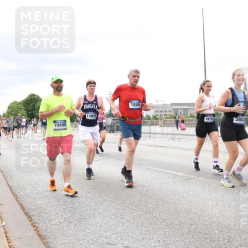 29.06.2025 - hella hamburg halbmarathon Lena Gebhardt http://msf.ph/oto/8405110 29.06.2025 10:58:35 Lombardsbrücke 10498, 14935, 1845, 19183, 3868, 12310, 1001, 1326, 1365, 1380, 1514, 1646, 1845, 2043, 2169, 2273, 2275, 2449, 2649, 2929, 3416, 3540, 3565, 3868, 4042, 4043, 4117, 4225, 4294, 5104, 5159, 5655, 5732, 5782, 5988, 6010, 6330, 6341, 6554, 6588, 6633, 6638, 6702, 6825, 6927, 7095, 7096, 7262, 7443, 7617, 7664, 7783, 7870, 7933, 7957, 7967, 8076, 8439, 8440, 8441, 8442, 8489, 8592, 8701, 8752, 8888, 9123, 9221, 9225, 9239, 9563, 9636, 9889, 9960, 9982, 10498 meine-sportfotos.de