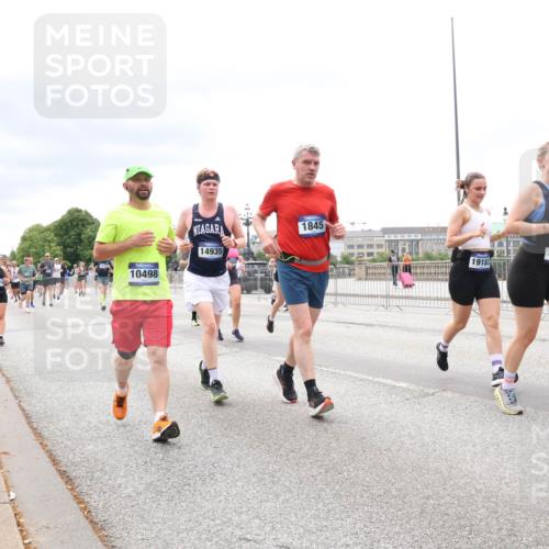 29.06.2025 - hella hamburg halbmarathon Lena Gebhardt http://msf.ph/oto/8405127 29.06.2025 10:58:36 Lombardsbrücke 1845, 10498, 14935, 19183, 386, 12310, 1001, 1326, 1365, 1380, 1514, 1646, 1845, 2043, 2169, 2273, 2275, 2449, 2649, 2929, 3416, 3540, 3565, 3868, 4042, 4043, 4117, 4225, 4294, 5104, 5159, 5655, 5732, 5782, 5988, 6010, 6330, 6341, 6554, 6588, 6633, 6638, 6702, 6825, 6927, 7095, 7096, 7262, 7443, 7617, 7664, 7783, 7870, 7933, 7957, 7967, 8076, 8439, 8440, 8441, 8442, 8489, 8592, 8701, 8752, 8888, 9123, 9221, 9225, 9239, 9563, 9636, 9889, 9960, 9982, 10498 meine-sportfotos.de