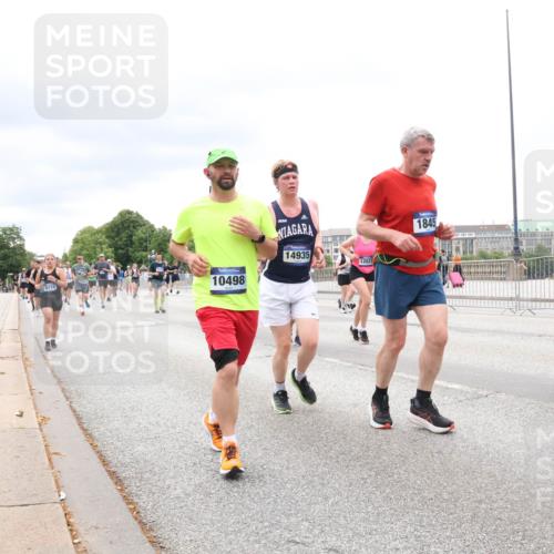 29.06.2025 - hella hamburg halbmarathon Lena Gebhardt http://msf.ph/oto/8405141 29.06.2025 10:58:36 Lombardsbrücke 9110, 10498, 14935, 12023, 1845, 19183, 1001, 1326, 1365, 1380, 1514, 1646, 1845, 2043, 2169, 2273, 2275, 2449, 2649, 2929, 3416, 3540, 3565, 3868, 4042, 4043, 4117, 4225, 4294, 5104, 5159, 5655, 5732, 5782, 5988, 6010, 6330, 6341, 6554, 6588, 6633, 6638, 6702, 6825, 6927, 7095, 7096, 7262, 7443, 7617, 7664, 7783, 7870, 7933, 7957, 7967, 8076, 8439, 8440, 8441, 8442, 8489, 8592, 8701, 8752, 8888, 9123, 9221, 9225, 9239, 9563, 9636, 9889, 9960, 9982, 10498 meine-sportfotos.de