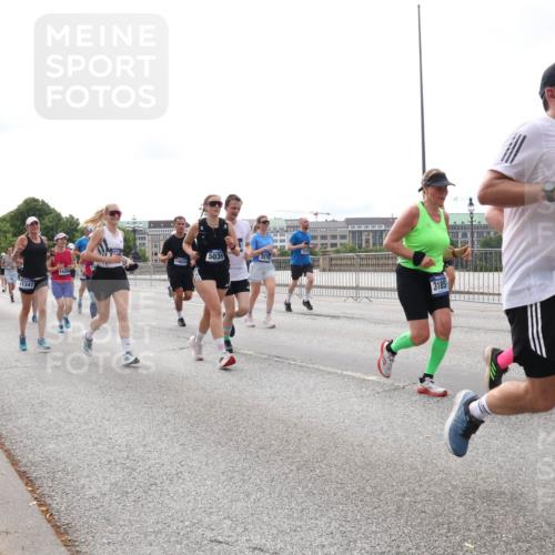 29.06.2025 - hella hamburg halbmarathon Lena Gebhardt http://msf.ph/oto/8405149 29.06.2025 10:24:15 Lombardsbrücke 11347, 5039, 3579, 148201, 14435, 3185, 4, 1741, 1005, 1009, 1064, 1389, 1444, 1545, 2132, 2477, 2489, 3013, 3185, 3285, 3579, 3786, 4122, 4162, 4464, 4597, 4684, 4719, 4990, 4993, 5039, 5055, 5258, 5260, 5358, 5661, 5954, 6478, 6524, 6526, 7013, 7426, 7528, 7920, 7975, 8141, 8149, 8167, 8187, 8297, 8502, 8717, 9063, 9217, 9603, 11044, 11306, 11347, 11415, 11454, 12210, 13149, 13380, 13573, 13638, 13711, 14143 meine-sportfotos.de