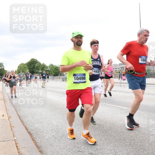 29.06.2025 - hella hamburg halbmarathon Lena Gebhardt http://msf.ph/oto/8405176 29.06.2025 10:58:36 Lombardsbrücke 10498, 14935, 1845, 1001, 1326, 1365, 1380, 1514, 1646, 1845, 2043, 2169, 2273, 2275, 2449, 2649, 2929, 3416, 3540, 3565, 3868, 4042, 4043, 4117, 4225, 4294, 5104, 5159, 5655, 5732, 5782, 5988, 6010, 6330, 6341, 6554, 6588, 6633, 6638, 6702, 6825, 6927, 7095, 7096, 7262, 7443, 7617, 7664, 7783, 7870, 7933, 7957, 7967, 8076, 8439, 8440, 8441, 8442, 8489, 8592, 8701, 8752, 8888, 9123, 9221, 9225, 9239, 9563, 9636, 9889, 9960, 9982, 10498 meine-sportfotos.de
