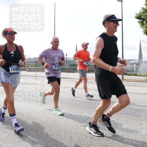 29.06.2025 - hella hamburg halbmarathon Lena Gebhardt http://msf.ph/oto/8405178 29.06.2025 10:16:35 Lombardsbrücke 17838, 11754, 15487, 8707, 7158, 1117, 1212, 1240, 1244, 1403, 1599, 1602, 1825, 2347, 2803, 2835, 2912, 3030, 3088, 3134, 3156, 3176, 3450, 3484, 3648, 3687, 4478, 4583, 4637, 5036, 5037, 5046, 5294, 6024, 6328, 6488, 6742, 6941, 6948, 7158, 7358, 7753, 8274, 8295, 8317, 8597, 8619, 8645, 8707, 8847, 8857, 9091, 9208, 9332, 9492, 9601, 9628, 9664, 9676, 9802, 9810, 9881, 10076, 10107, 10139, 10141, 10183, 10232, 10292, 10844, 10990, 11344, 11345 meine-sportfotos.de