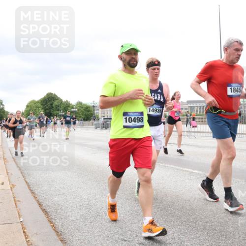 29.06.2025 - hella hamburg halbmarathon Lena Gebhardt http://msf.ph/oto/8405199 29.06.2025 10:58:36 Lombardsbrücke 10498, 14935, 1202, 1845, 1001, 1326, 1365, 1380, 1514, 1646, 1845, 2043, 2169, 2273, 2275, 2449, 2649, 2929, 3416, 3540, 3565, 3868, 4042, 4043, 4117, 4225, 4294, 5104, 5159, 5655, 5732, 5782, 5988, 6010, 6330, 6341, 6554, 6588, 6633, 6638, 6702, 6825, 6927, 7095, 7096, 7262, 7443, 7617, 7664, 7783, 7870, 7933, 7957, 7967, 8076, 8439, 8440, 8441, 8442, 8489, 8592, 8701, 8752, 8888, 9123, 9221, 9225, 9239, 9563, 9636, 9889, 9960, 9982, 10498 meine-sportfotos.de
