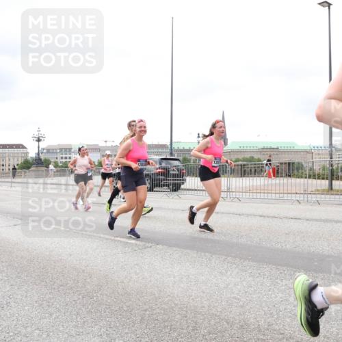 29.06.2025 - hella hamburg halbmarathon Lena Gebhardt http://msf.ph/oto/8405320 29.06.2025 10:58:37 Lombardsbrücke 14, 1001, 1326, 1365, 1380, 1514, 1646, 1845, 2043, 2273, 2275, 2449, 2649, 2929, 3416, 3540, 3565, 3868, 4042, 4043, 4117, 4225, 4294, 5104, 5159, 5655, 5732, 5782, 5988, 6010, 6330, 6341, 6554, 6588, 6633, 6638, 6702, 6825, 6927, 7095, 7096, 7262, 7443, 7617, 7664, 7783, 7870, 7933, 7957, 7967, 8076, 8439, 8440, 8441, 8442, 8489, 8592, 8701, 8752, 8888, 9123, 9221, 9225, 9239, 9563, 9636, 9889, 9960, 9982, 10498 meine-sportfotos.de
