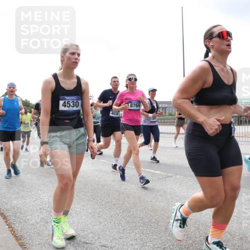 29.06.2025 - hella hamburg halbmarathon Lena Gebhardt http://msf.ph/oto/8405365 29.06.2025 10:41:14 Lombardsbrücke 4775, 1731, 4530, 17872, 4638, 8769, 14, 13168, 1317, 1536, 1542, 1731, 2229, 2258, 2299, 2805, 2858, 3344, 3432, 3532, 3533, 3623, 3694, 4234, 4412, 4415, 4530, 4610, 4638, 4774, 4775, 5086, 5225, 5549, 5688, 5689, 5753, 5928, 5942, 6088, 6098, 6250, 6289, 6474, 6793, 6842, 6894, 7022, 7023, 7293, 7661, 7821, 7829, 8053, 8054, 8293, 8385, 8429, 8430, 8586, 8751, 8769, 8878, 8992, 9009, 9237, 9962, 10181, 10269, 10348, 10407, 10483, 10644, 10835, 11053, 11166 meine-sportfotos.de