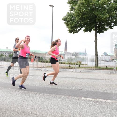29.06.2025 - hella hamburg halbmarathon Lena Gebhardt http://msf.ph/oto/8405420 29.06.2025 10:58:38 Lombardsbrücke 2021, 1001, 1326, 1365, 1380, 1514, 1646, 1845, 2043, 2057, 2273, 2275, 2449, 2649, 2929, 3416, 3540, 3565, 3868, 4042, 4043, 4117, 4225, 4294, 5104, 5159, 5655, 5732, 5782, 5988, 6010, 6330, 6341, 6554, 6588, 6633, 6638, 6702, 6825, 6927, 7095, 7096, 7262, 7443, 7617, 7664, 7783, 7870, 7933, 7957, 7967, 8076, 8441, 8489, 8592, 8701, 8752, 8888, 9123, 9221, 9225, 9239, 9563, 9636, 9889, 9960, 9982, 10498 meine-sportfotos.de