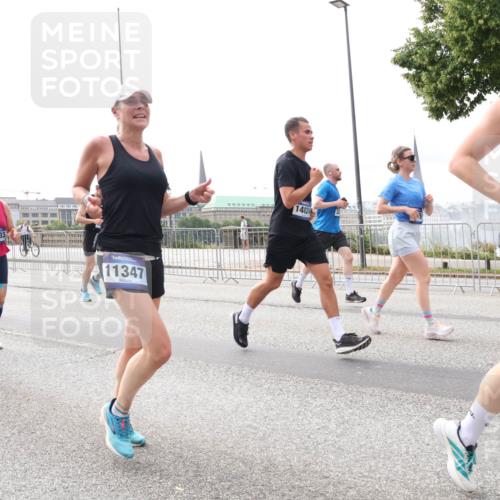 29.06.2025 - hella hamburg halbmarathon Lena Gebhardt http://msf.ph/oto/8405487 29.06.2025 10:24:17 Lombardsbrücke 14439, 15456, 14433, 11347, 14824, 742, 1005, 1009, 1064, 1389, 1395, 1444, 1545, 2132, 2477, 2489, 3013, 3053, 3185, 3285, 3421, 3579, 3786, 4111, 4122, 4162, 4464, 4597, 4684, 4719, 4990, 4993, 5039, 5055, 5138, 5258, 5260, 5358, 5661, 5954, 6478, 6524, 6526, 7013, 7426, 7528, 7920, 7975, 8141, 8149, 8167, 8187, 8297, 8502, 8717, 9063, 9217, 9603, 11044, 11306, 11347, 11415, 12210, 13111, 13113, 13380, 13573, 13638, 13711, 14143 meine-sportfotos.de