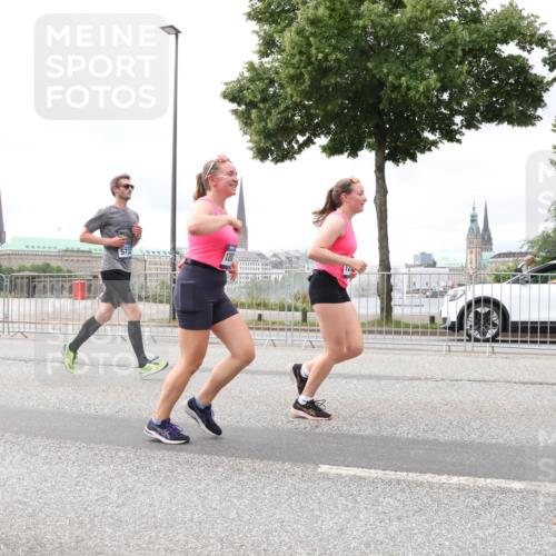 29.06.2025 - hella hamburg halbmarathon Lena Gebhardt http://msf.ph/oto/8405496 29.06.2025 10:58:38 Lombardsbrücke 12, 1001, 1326, 1365, 1380, 1514, 1646, 1845, 2043, 2057, 2273, 2275, 2449, 2649, 2929, 3416, 3540, 3565, 3868, 4042, 4043, 4117, 4225, 4294, 5104, 5159, 5655, 5732, 5782, 5988, 6010, 6330, 6341, 6554, 6588, 6633, 6638, 6702, 6825, 6927, 7095, 7096, 7262, 7443, 7617, 7664, 7783, 7870, 7933, 7957, 7967, 8076, 8441, 8489, 8592, 8701, 8752, 8888, 9123, 9221, 9225, 9239, 9563, 9636, 9889, 9960, 9982, 10498 meine-sportfotos.de