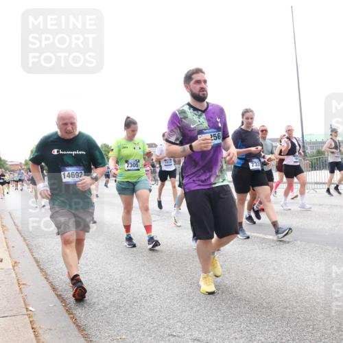 29.06.2025 - hella hamburg halbmarathon Lena Gebhardt http://msf.ph/oto/8405559 29.06.2025 10:50:21 Lombardsbrücke 14692, 7305, 14144, 256, 733, 14505, 1310, 1259, 1487, 1511, 1828, 2047, 3203, 3680, 3701, 3710, 3805, 3897, 4090, 4168, 4870, 4961, 5119, 5131, 5749, 5751, 5997, 6680, 6830, 7505, 7677, 7721, 7722, 7755, 8254, 8299, 8834, 9015, 9605, 9940, 10060, 10286, 10617, 10683, 10744, 11030, 11426, 11696, 11716, 11760, 12079, 13127, 13128, 13309, 13381, 13744, 13846, 13887, 14102, 14144, 14505, 14591, 14940, 15017, 15230, 15416, 15626 meine-sportfotos.de